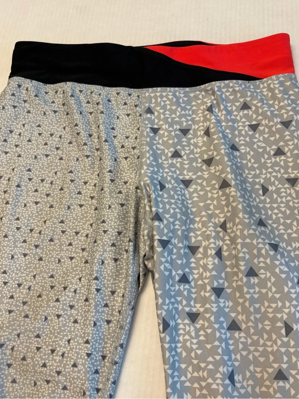 NIKE DRI FIT Capri Crop Legging Light Gray Size Large